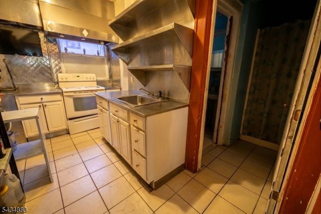 128 W 8Th St, Plainfield City, NJ 07060