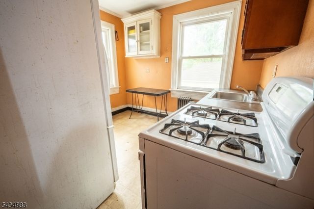 128 W 8Th St, Plainfield City, NJ 07060