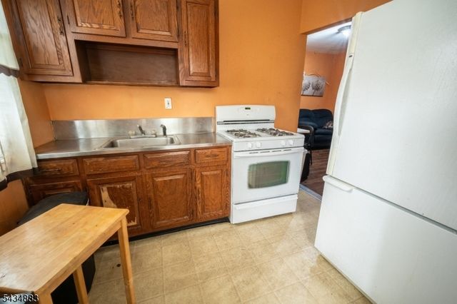 128 W 8Th St, Plainfield City, NJ 07060