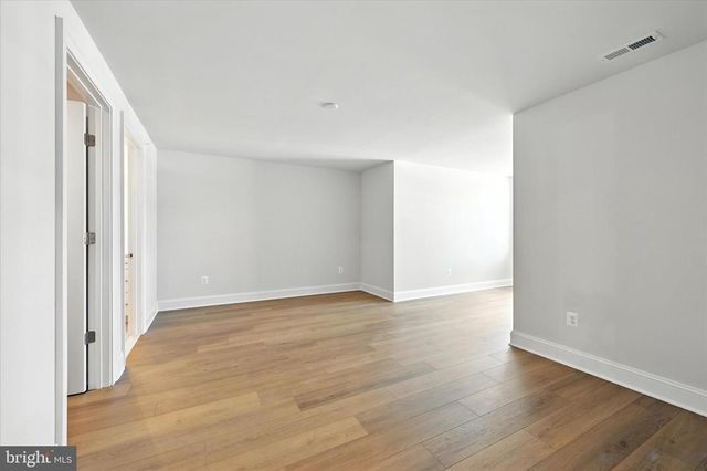 100 VILLABROOK WAY, Baltimore, MD 21212