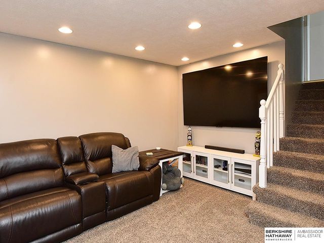 11755 Himebaugh Circle, Omaha, NE 68164