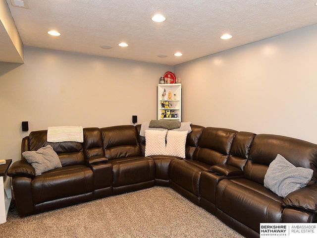 11755 Himebaugh Circle, Omaha, NE 68164