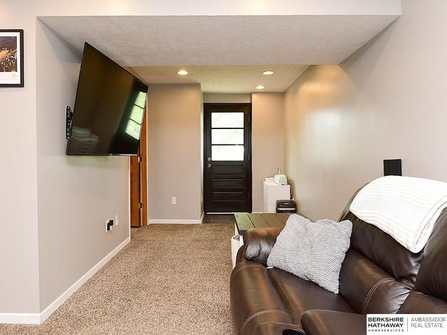 11755 Himebaugh Circle, Omaha, NE 68164