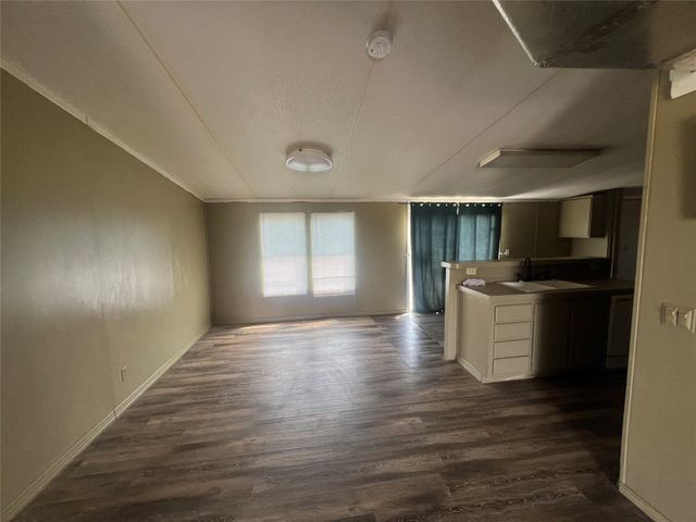 120 Pine Ridge Circle, Southmayd, TX 75092