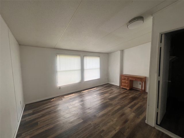 120 Pine Ridge Circle, Southmayd, TX 75092