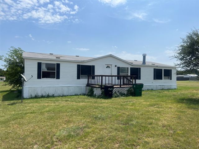 120 Pine Ridge Circle, Southmayd, TX 75092