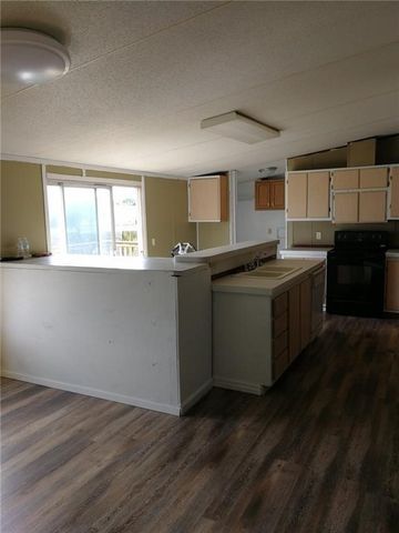 120 Pine Ridge Circle, Southmayd, TX 75092