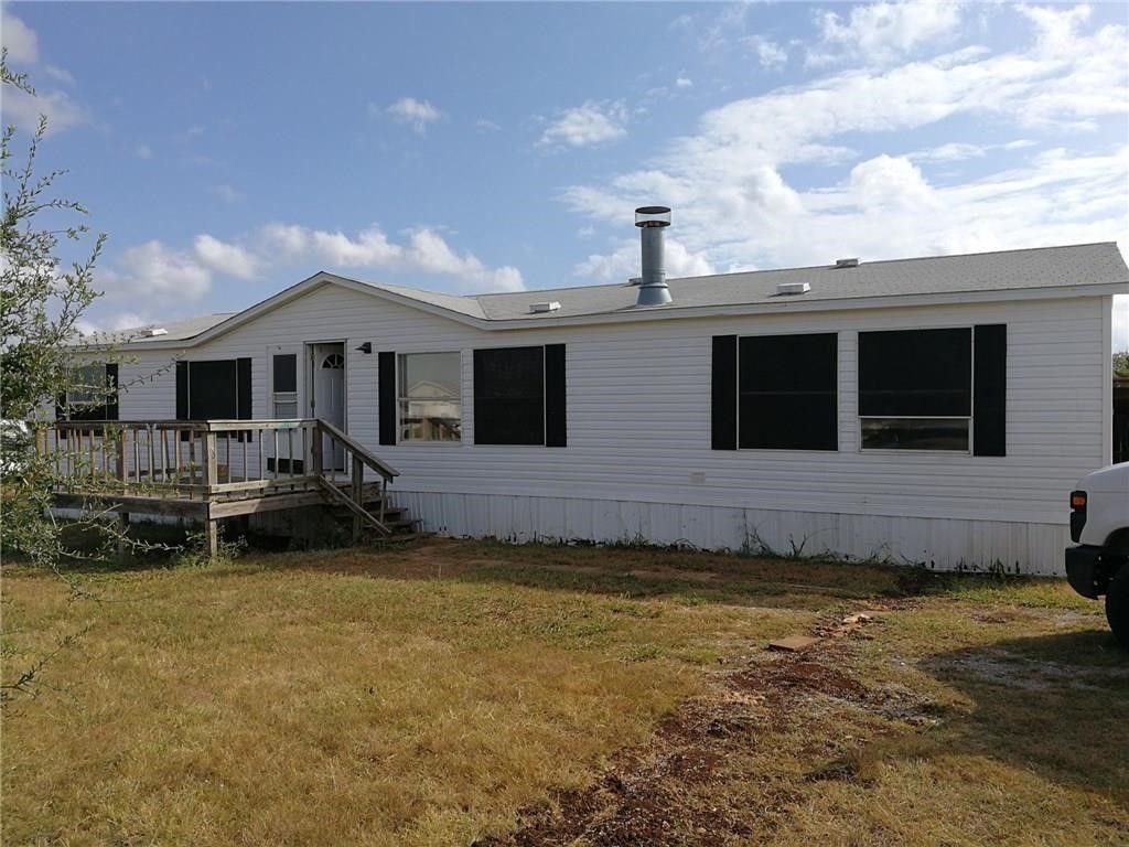 120 Pine Ridge Circle, Southmayd, TX 75092
