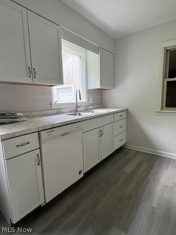814 Laird, Warren, OH 44483