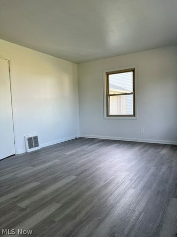 814 Laird, Warren, OH 44483