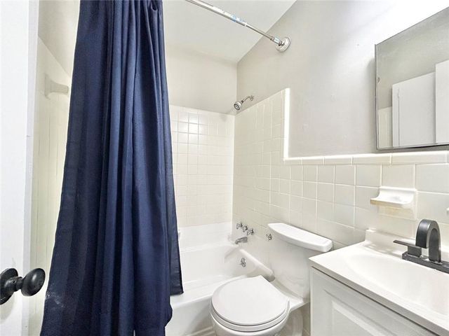 6496 Raymond Drive, Union City, GA 30291