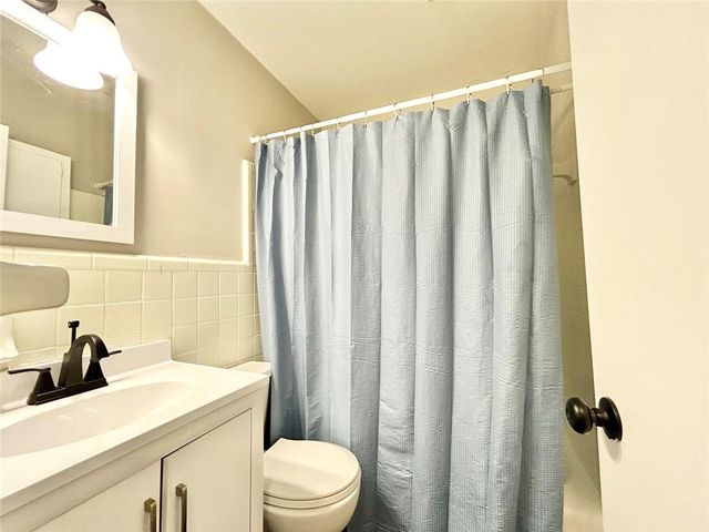 6496 Raymond Drive, Union City, GA 30291