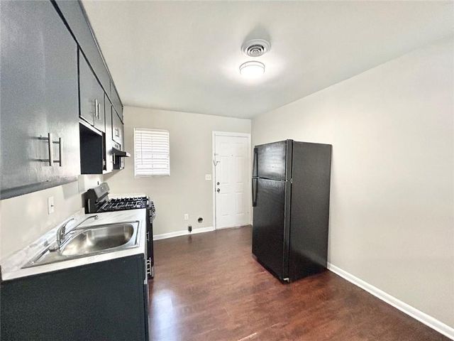 6496 Raymond Drive, Union City, GA 30291