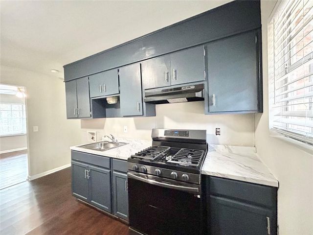 6496 Raymond Drive, Union City, GA 30291