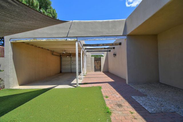 8906 Spain Road NE, Albuquerque, NM 87111