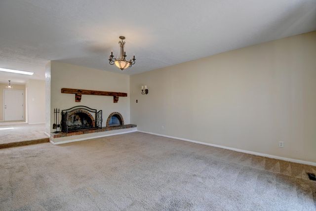 8906 Spain Road NE, Albuquerque, NM 87111