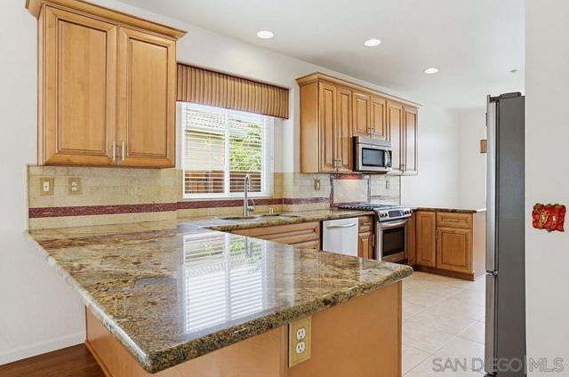 713 Bel Air W, Vista, CA 92084