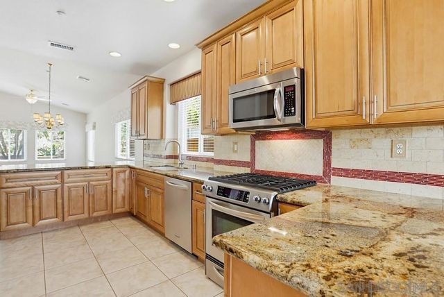 713 Bel Air W, Vista, CA 92084