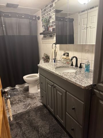 832 E Old Willow Road 103, Prospect Heights, IL 60070