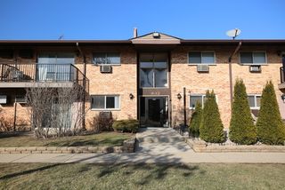 832 E Old Willow Road 103, Prospect Heights, IL 60070