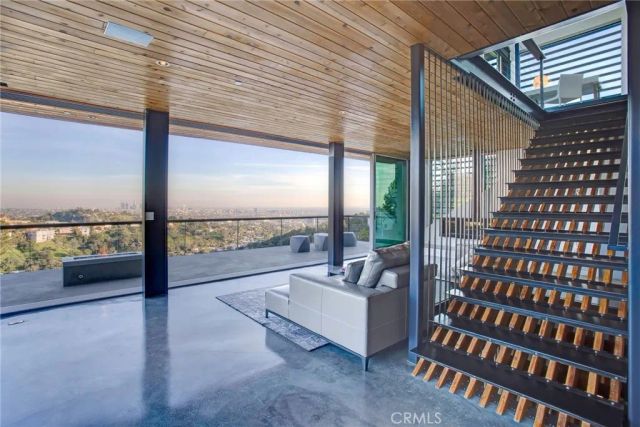 2917 Durand Drive, Los Angeles, CA 90068