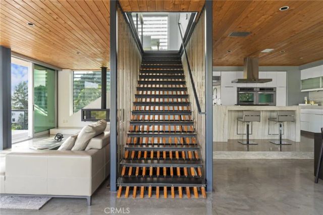 2917 Durand Drive, Los Angeles, CA 90068