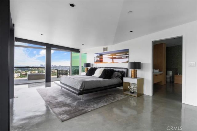 2917 Durand Drive, Los Angeles, CA 90068