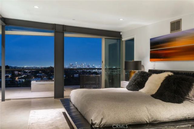 2917 Durand Drive, Los Angeles, CA 90068