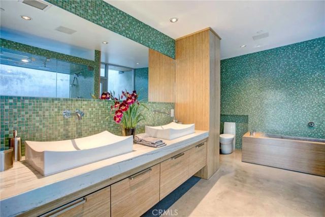2917 Durand Drive, Los Angeles, CA 90068