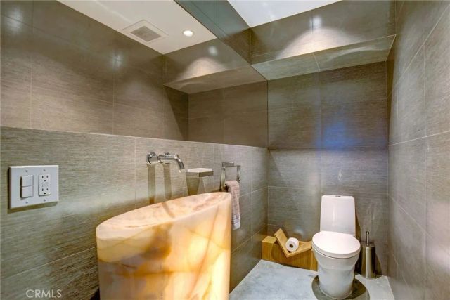 2917 Durand Drive, Los Angeles, CA 90068