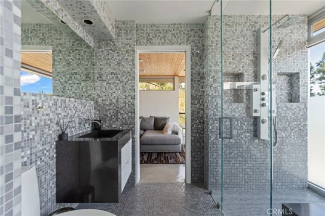 2917 Durand Drive, Los Angeles, CA 90068