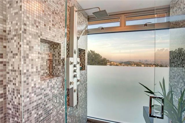 2917 Durand Drive, Los Angeles, CA 90068