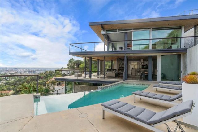 2917 Durand Drive, Los Angeles, CA 90068