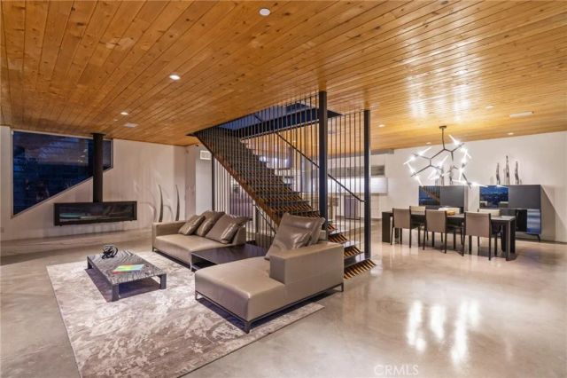 2917 Durand Drive, Los Angeles, CA 90068