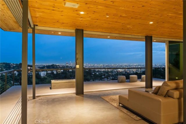2917 Durand Drive, Los Angeles, CA 90068