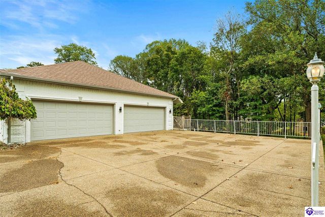 707 Foxfire Road, Elizabethtown, KY 42701