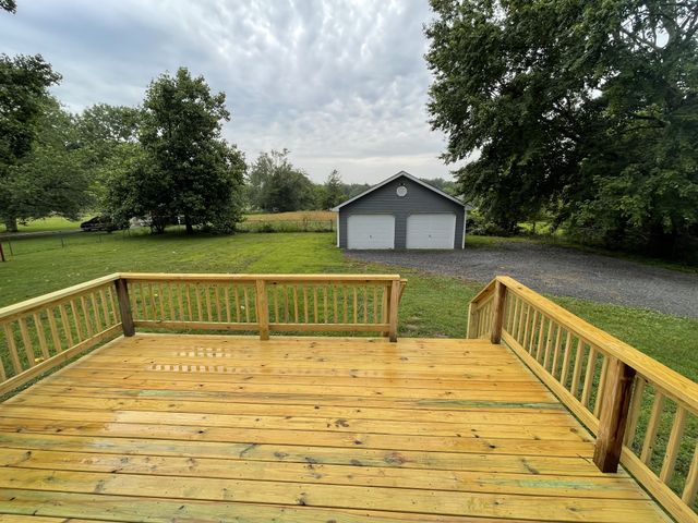 641 Airport Rd, Portland, TN 37148