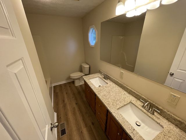 641 Airport Rd, Portland, TN 37148