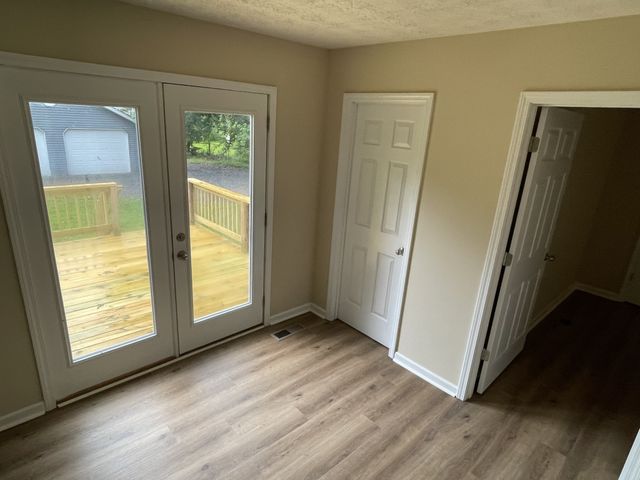 641 Airport Rd, Portland, TN 37148