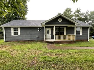 641 Airport Rd, Portland, TN 37148