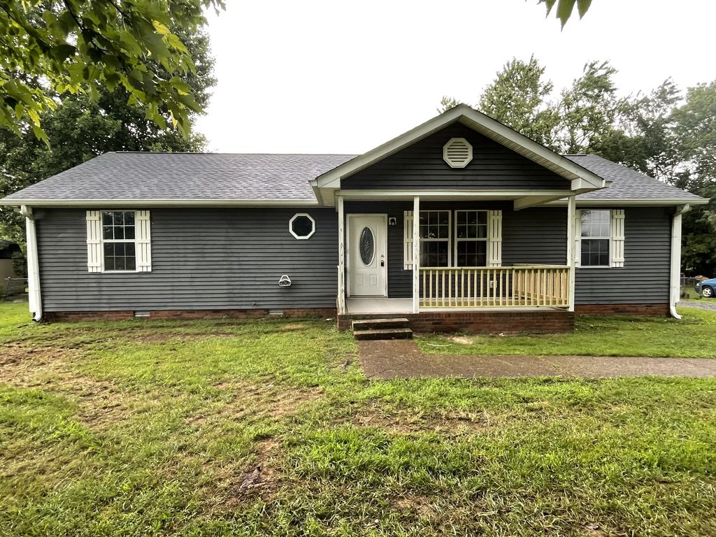 641 Airport Rd, Portland, TN 37148
