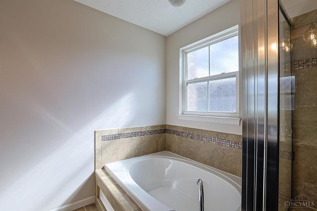 9574 Union Park, West Chester, OH 45069