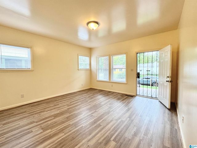 737 40TH PLACE, Fairfield, AL 35064
