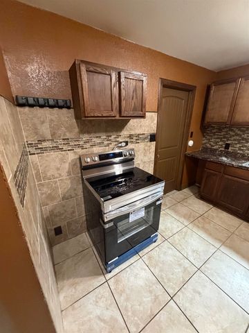 2312 N Minnesota, Wichita, KS 67219