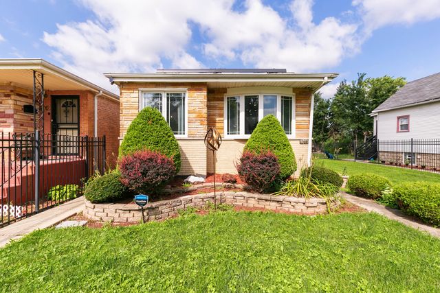 9010 S Parnell Avenue, Chicago, IL 60620