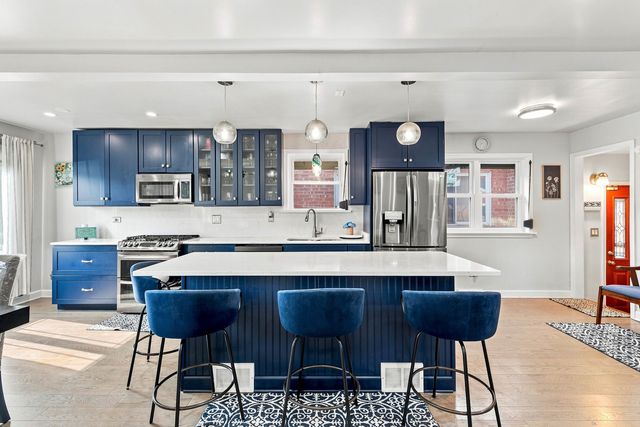 9010 S Parnell Avenue, Chicago, IL 60620