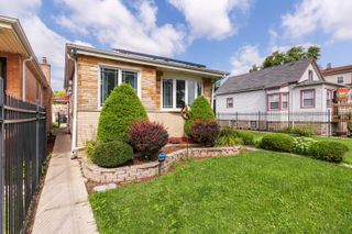 9010 S Parnell Avenue, Chicago, IL 60620