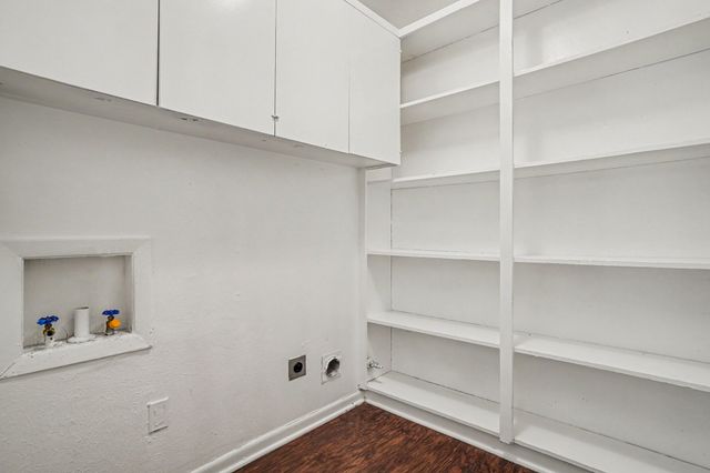 1414 Finley Road, Irving, TX 75062