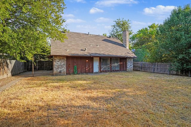1414 Finley Road, Irving, TX 75062