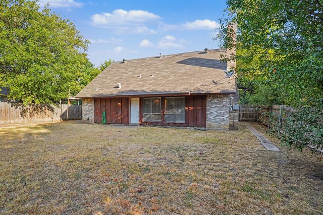 1414 Finley Road, Irving, TX 75062
